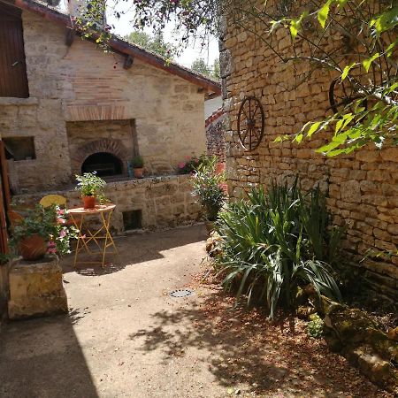 Traditional Stone Cottage Condac 外观 照片