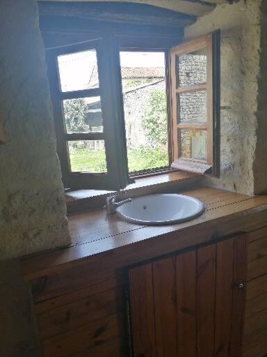 Traditional Stone Cottage Condac 外观 照片